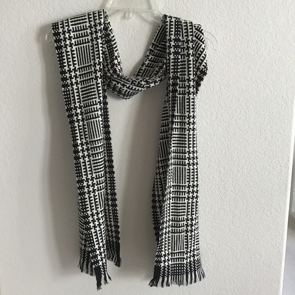 JOSEPH ABBOUD B&W ACRYLIC SCARF - Picture 1 of 5